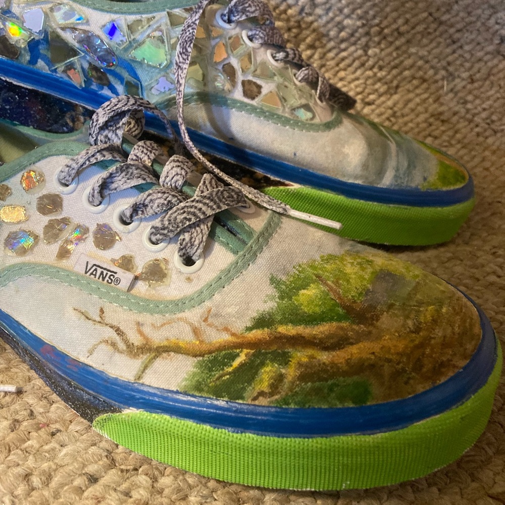 Van’s “Off The Wall” Custom Designed Outdoors Scene Painting Canvas Sneakers - Picture 3 of 13